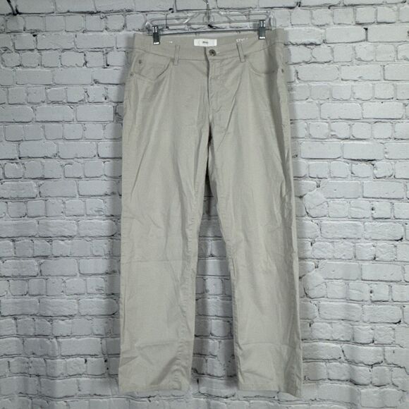 BRAX Other - Brax Cadiz Marathon Cotton Stretch Twill Straight Leg Pants Men 33/34 Bone White